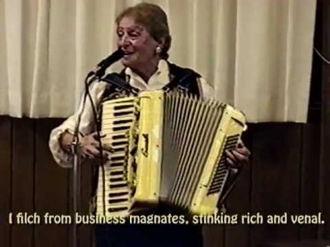 "Avreml der marvikher" with Lilke Majzner and Risa Igelfeld - Accordian October 31,1998 SUBTITLED
