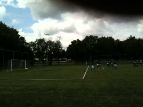 2011-08-14 SDZ 2 - DWS 2 Doelpunt Jannis Jansen free kick