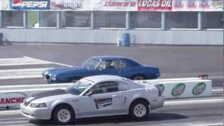 preview picture of video 'Napierville Defi CFCRS 2011 - Mustang (C2000 Laval) vs Pontiac Firebird'