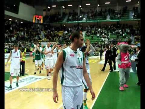 sport.zgora.pl - Hej Zastal kosz czyli kibice na meczu z Anwilem!