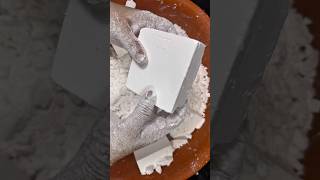 Download lagu Fresh Gym Chalk ASMR Crush #shorts #asmr #ytshorts mp3