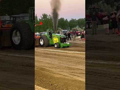 Mac Daddy Prostock goes 365+change in Hutchinson Mn at NTPA Power Pull Nationals