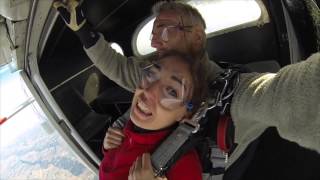 preview picture of video 'Saut en Parachute de Marjorie'