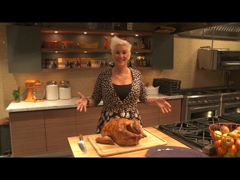 Anne Burrell Shows You the Correct Way to Carve a Turkey