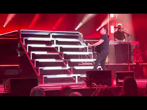 Scotty McCreery - Cab In A Solo (Live) - Santander Arena, Reading, PA - 11/14/25