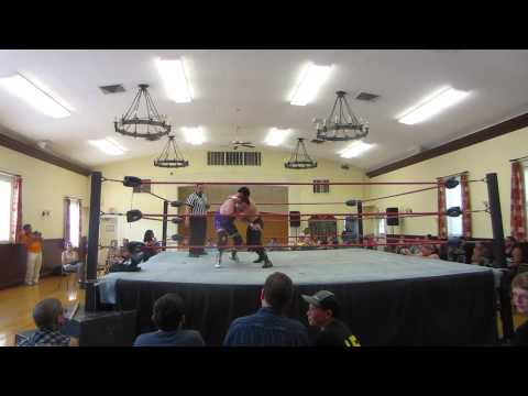 Doug Summers w/Ashley Vox Vs Johnny Idol