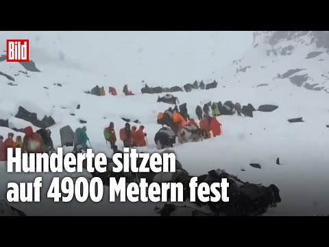 Schneesturm in Tibet: Bergsteiger auf Mount Everest eingeschneit