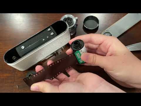 Loading a Zorki 1, extended film leader