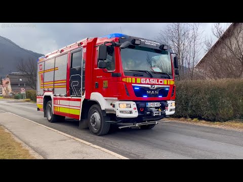 VFD Slovenske Konjice Engine, Ladder - responding to roof fire +responding to fire drill