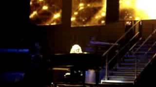 Brooke white American Idol live 2008 -Yellow-