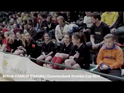 Mädchenfußball - Alle kicken mit!