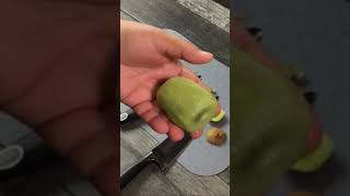 How to eat a kiwi