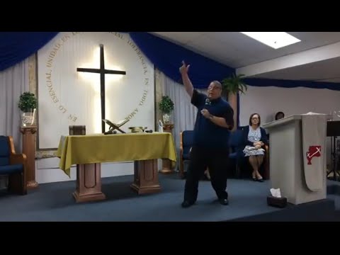 Pastor Hector Delgado Predicando Bajo El Tema: Paseándose En La Guerra!!