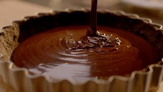 Slow mo chocolate pouring – Simply Nigella – B