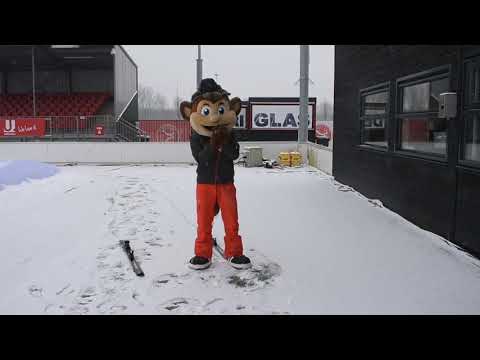 Sneeuwpret! Ally maakt zich op voor de Aapres Ski Party