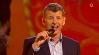 Semino Rossi - Wir sind im Herzen jung | Schlager Countdown Das Grosse Premierfest 25-3-2017