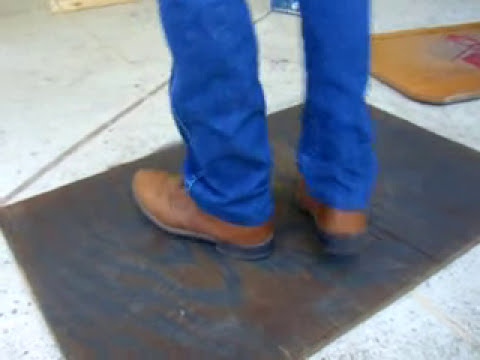 Thomas Maupin - Buckdancing Demonstration - Tennessee Valley Fiddlers Convention, 2009
