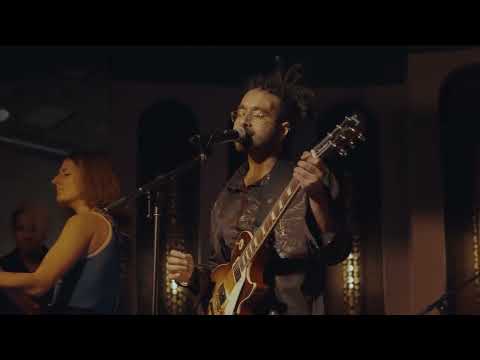 Flyght Club - Kiss Me Through The Night (Live at The Peppermint Club)