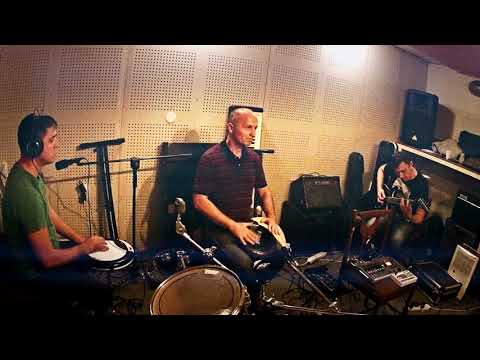 Musicdialogue.world - MusicDialogue.World - Funny Little Door