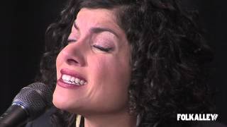 Folk Alley Sessions: Carrie Rodriguez - "I Cry for Love"