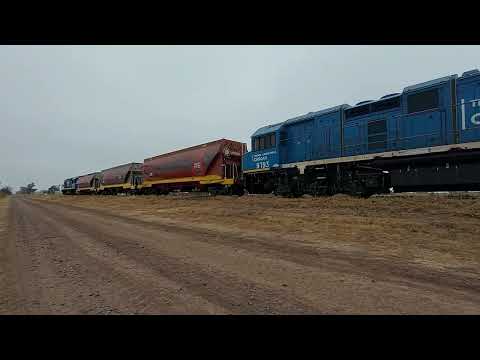 Tren cargado pasando por Devoto, Córdoba -LB-