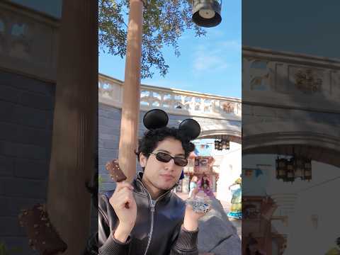 緊急事態発生で会議中に😳