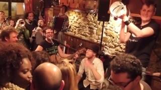 Des Beignes ! - Une bonne paire de claques