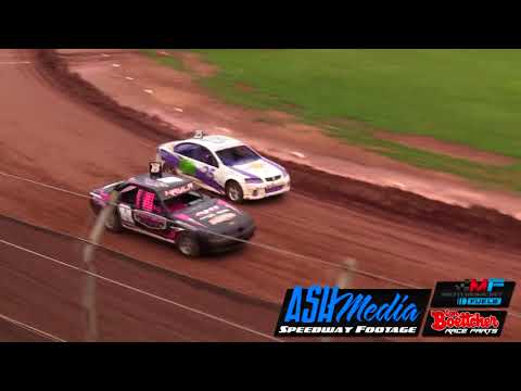 Production Sedans: Race Highlights - Oct 2017 - Kingaroy Speedway