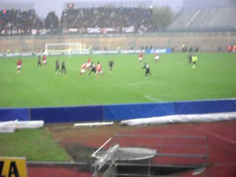 PIACENZA TORINO - PALO DI CALDERONI SU CALCIO DI PUNIZIONE.......