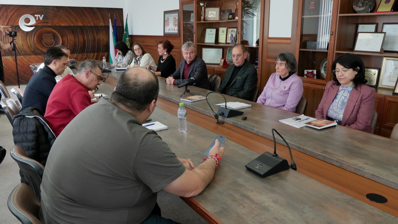 Поетесата Мирела Иванова е предложена за носител на наградата "Пеньо Пенев"