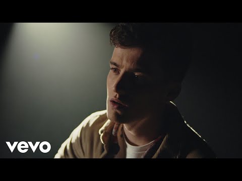 Dylan Brady - Don't Love a Girl (Official Video)