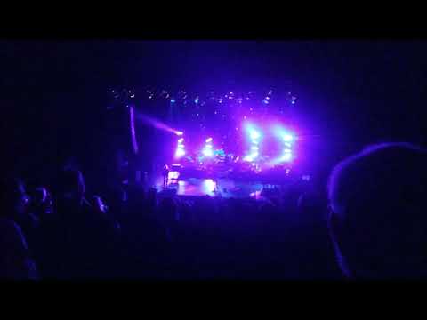 Videoclip de I've Seen All Good People: a. Your Move, b. All Good People (Live at Maple Leaf Gardens Toronto, Ontario, Canada October 31, 1972) — Yes