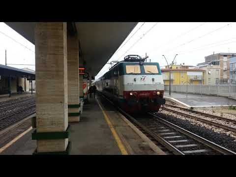 E 444 052 con IC 603 in partenza da San Benedetto del Tronto