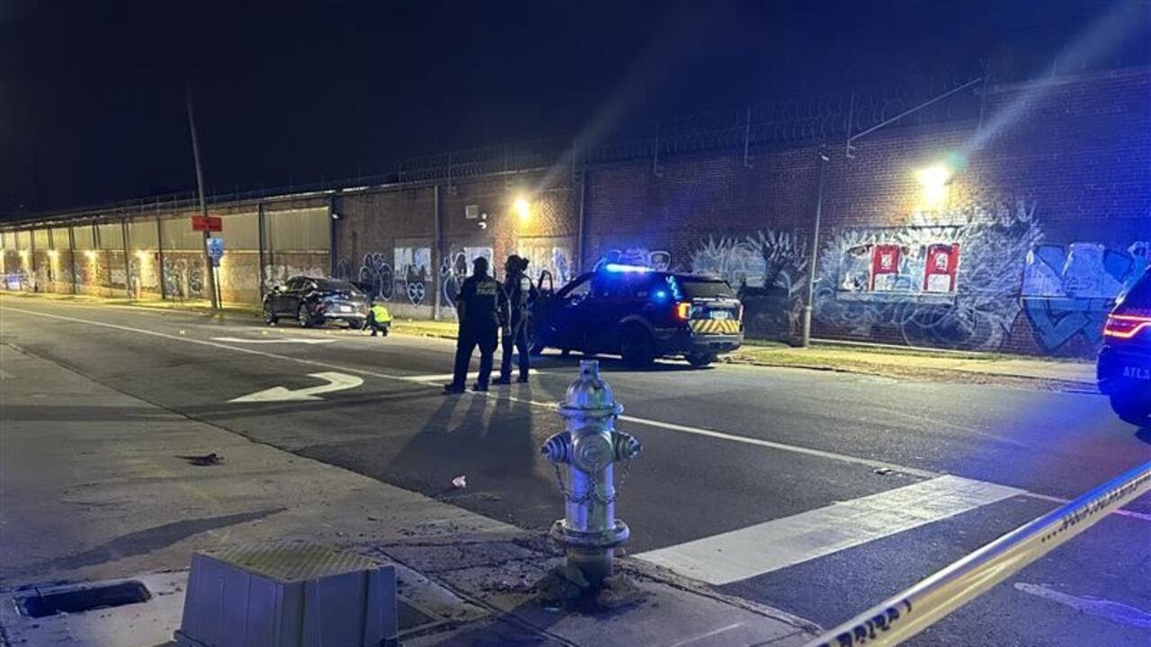 2 people injured in southwest Atlanta shooting, police say