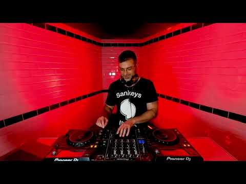 GEOFF /  125 BPM - 042 BASS STATION