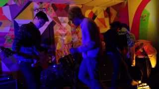 BIG UPS - Goes Black (Live @ Death by Audio)