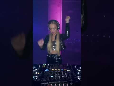 Female DJ 14