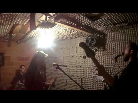 Ne Gnjavi - Zelena Deklica + Divan Dan