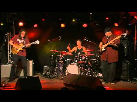 ROBBEN FORD TORIO NEW MORNING THE PARIS CONCERT-How Deep In The Blues.1.m4v