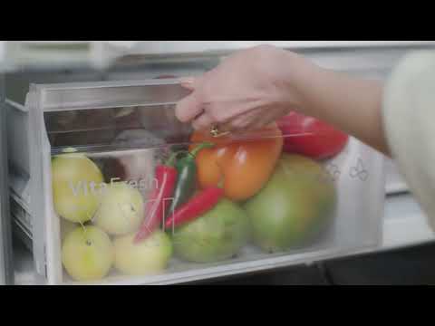 Bosch Freestanding American Style Refrigeration KFN96VPEAG - Metallic Silver Doors Video 5