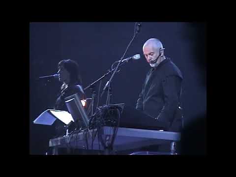 Peter Gabriel Ancona, Palarossini, Italy 11 05 2003 - Sky Blue (ft. The Blind boys of Alabama)