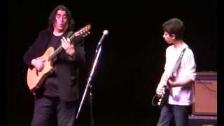 preview picture of video 'LUIS SALINAS Y JUAN SALINAS En vivo en Mar Del 'Plata 01-04-2013'