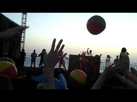 snoop dogg live in Bali-drop it like it's hot