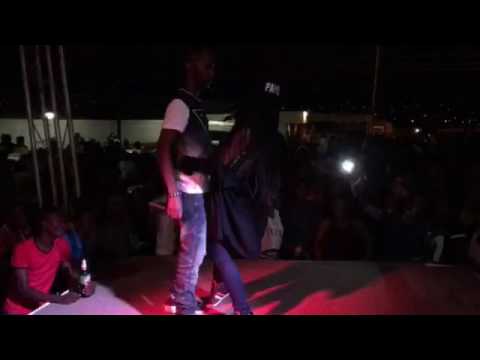 Manyula An Carna Live Performance