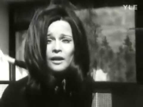 Carola Standertskjöld: Chain of Fools