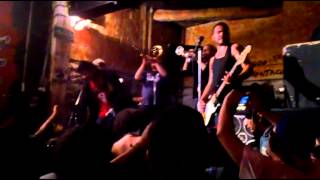 La Plebe - Guerra Sucia (En Vivo @ El Clandestino 2012)