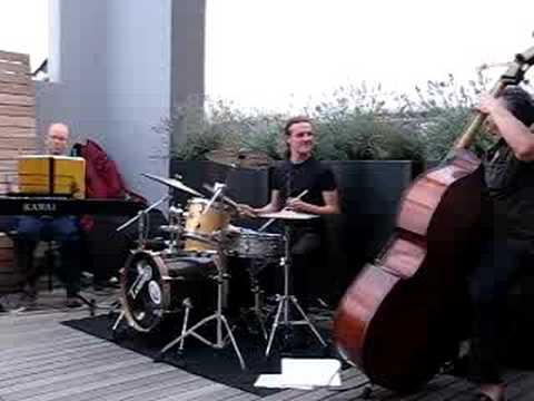 Zopa Jazz Trio - Scrapple from the apple