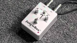 Video thumbnail for JangleBox Silver Compressor Demo by Phil Vickman