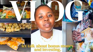 What to do with your bonus money when you get paid, how to invest, and grocery haul | Vlogmas 9