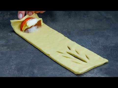 Brioche con fette di mela intere - soffice impasto fatto in casa